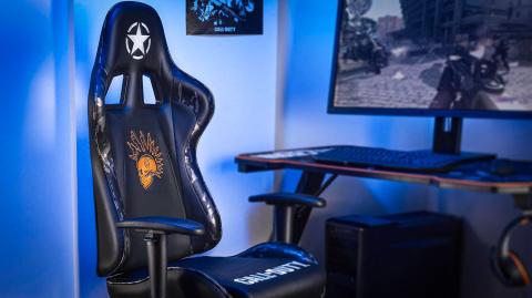 Fotel gamingowy obrotowy regulowany Subsonic Call of Duty logo haft Fotel gamingowy obrotowy regulowany Subsonic Call of Duty logo haft